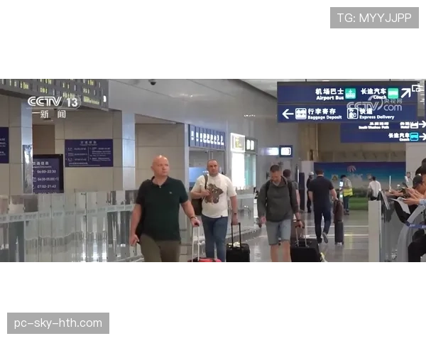 蒋圣龙训练完直接打车去奢侈品店，这自律和消费反差谁懂啊
